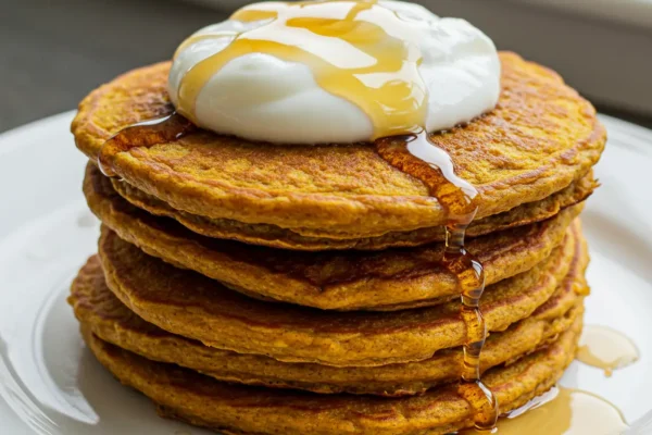 Pumpkin Protein Pancakes with Greek Yogurt – Cozy Fall Breakfast