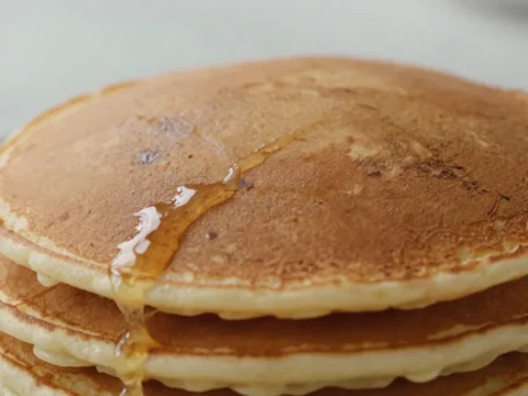 Pancakes for a Crowd – Easy Breakfast Recipe for 10–12 People